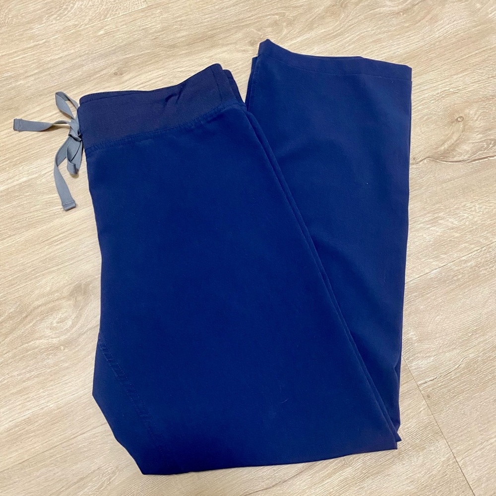 figs livingston XSP navy scrub pant